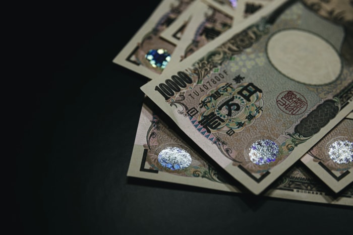 some-japanese-10000yen-money