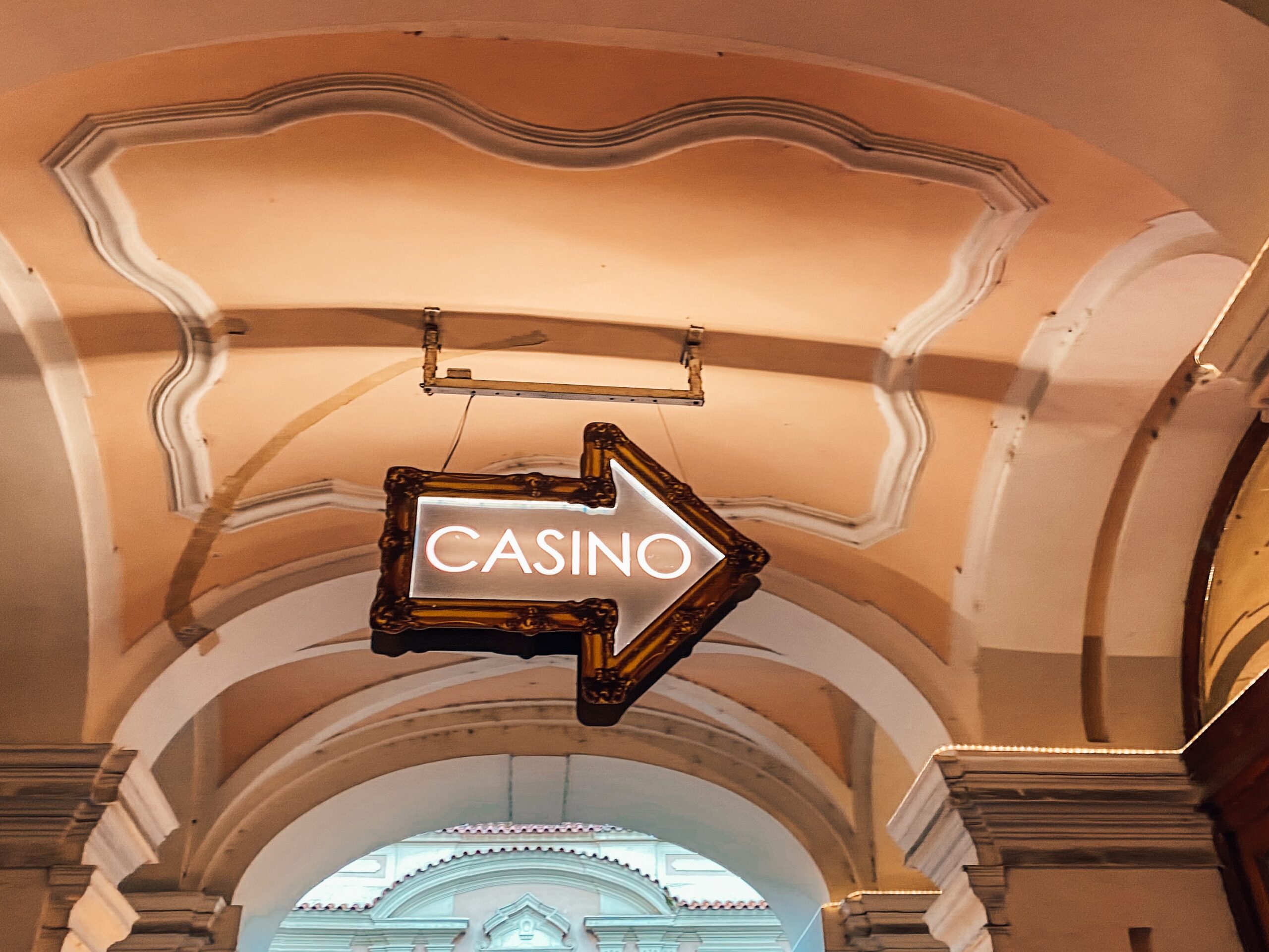 arrow-shaped-casino-sign
